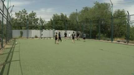 Отстоять детскую площадку, футбольное поле и прогулочную зону пытаются жители Турксибского района в Алматы