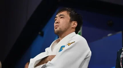 «Осындайларыңды қойыңдаршы»: Елдос Сметовке анасы пранк жасады