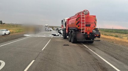 Трое полицейских погибли в аварии с бензовозом под Астраханью