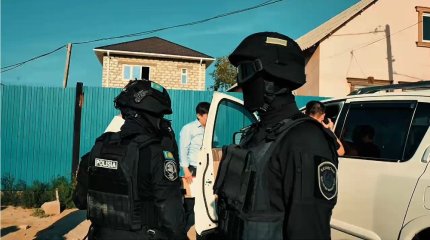 2 миллион теңге бопсалаған: Атырауда блогер әйел мен оның сыбайласы ұсталды