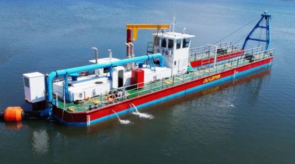 Первую за полвека очистку начали в Астанинском водохранилище