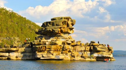 Восхождение на Жумбактас в Бурабае запрещено: скалу закрыли для туристов