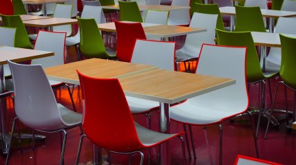 Новый стандарт питания: с осени в школах и детсадах Казахстана изменится рацион