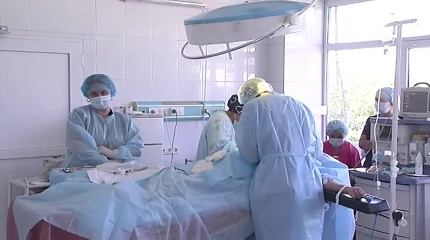 Дәрігерлер әйелдің ішінде дәке ұмытып кеткен