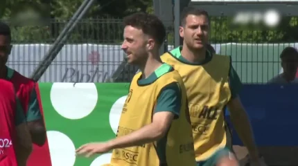 АҚШ Украинаға қару беруді тоқтатты