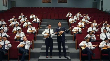 Атырауда тәртіп сақшылары ұлттық домбыраны дәріптеді