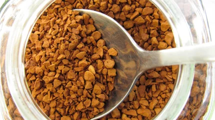 Растворимый кофе: кому он может навредить?