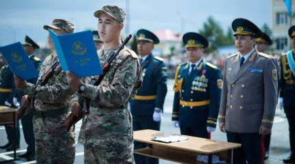 Астанада 700-ге жуық ұландық әскери ант қабылдады