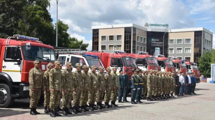 Глава МЧС вручил ключи от новой техники спасателям СКО