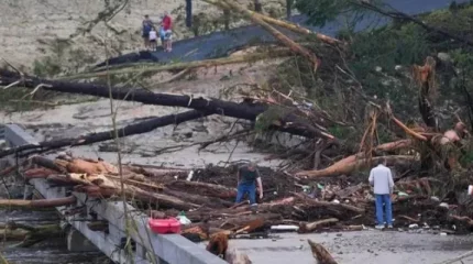 Техаста су тасқынынан қаза тапқандар саны 82 адамға жетті