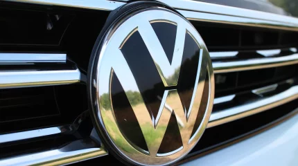 Volkswagen укрепил лидерство на рынке электромобилей Германии, Tesla - лишь восьмая