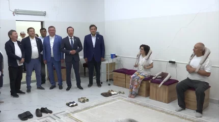«AMANAT» партиясының депутаттары қарияларға қамқорлық көрсететін мекемеде болды