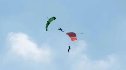 АҚШ-та парашютшілер әуеде соқтығысып, біреуі қаза тапты