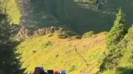 Букреев шыңында құтқару операциясы: құтқарушылар балаға көмек көрсетті