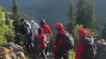 Горная болезнь: ребёнку стало плохо во время восхождения на пик Букреева