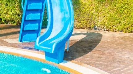 14 человек, предположительно, отравились хлором в бассейне Атырау