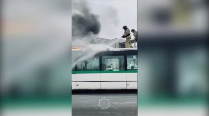 Астанада жолаушылар автобусы өртенді