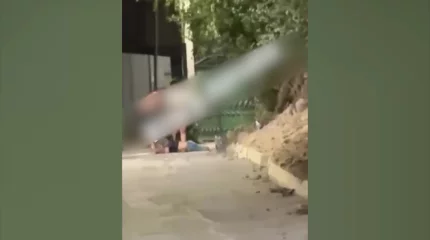 В Алматы на глазах у подростков зарезали мужчину