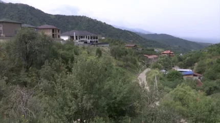 В Алматы ведутся активные работы по благоустройству Медеуского района