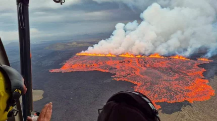 Город и курорт в Исландии эвакуировали из-за сильного извержения вулкана