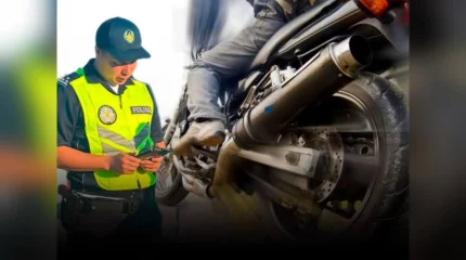 Үш жүргізуші мотоциклді мас күйінде жүргізген