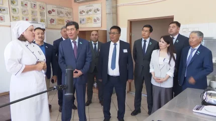 Спикер Мажилиса Е. Кошанов с рабочей поездкой посетил Нуринский и Осакаровский районы Карагандинской области