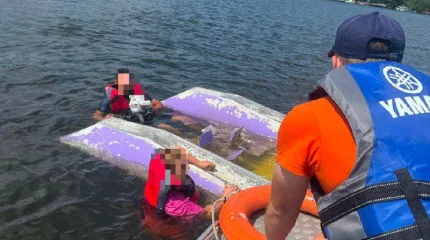 Бурабайда катамаран төңкеріліп кетті