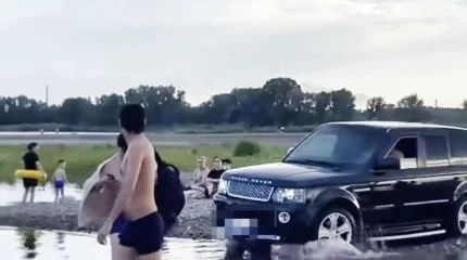 Водителя внедорожника наказали за виражи по пляжу в Семее