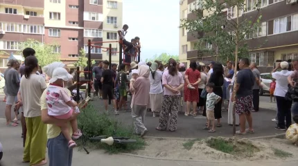 Алматыда Нұркент ықшамауданының тұрғындары өзгелердің қарызы кесірінен жарықсыз қалды