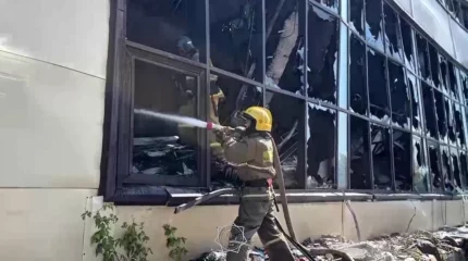 Крупный пожар в Астане: на рынке "Big Шанхай" обрушилось перекрытие