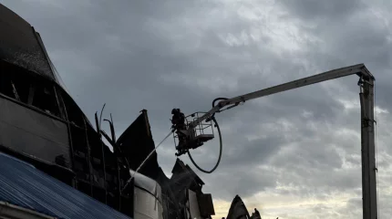 Пожар на рынке полностью потушен на 30 тысячах квадратных метров, - МЧС