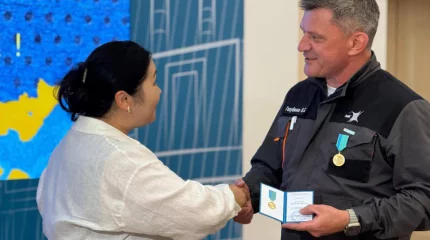 Люди труда в центре внимания: партия AMANAT чествует металлургов