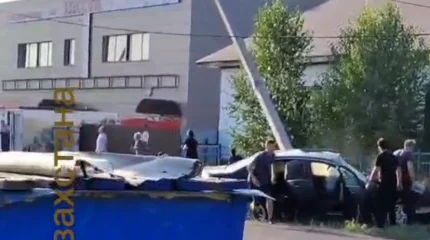 Опора под напряжением едва не убила людей: серьёзное ДТП в Темиртау