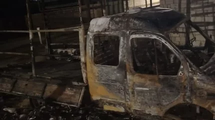 Жол бойында тұрған «Газель» көлігі тұтастай өртеніп кетті