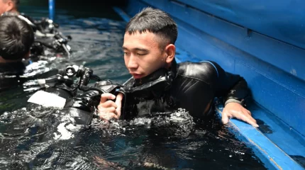 Әскери институт курсанттары Каспий теңізінде тәжірибеден өтуде