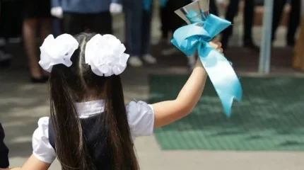 Линейки в казахстанских школах перенесут на 2 сентября