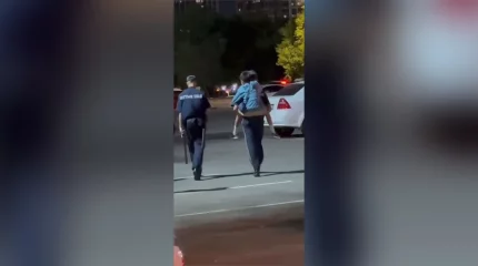 Гвардейцы оказали помощь подростку прямо на улице