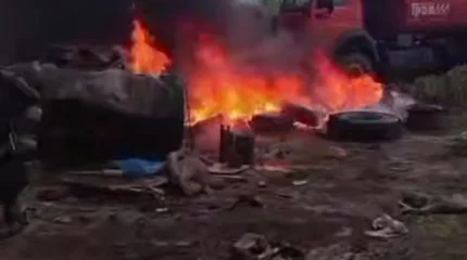 2 жүк көлігі мен автомобиль шиналары өртенді