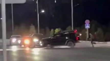 Мас жүргізуші жол апатына ұшырап, оқиға орнынан қашпақ болды