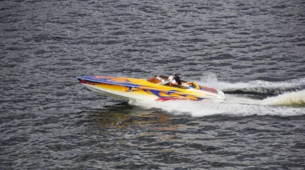 Катер насмерть сбил туристку на Алаколе