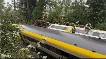 Пассажирский поезд сошёл с рельсов в Германии