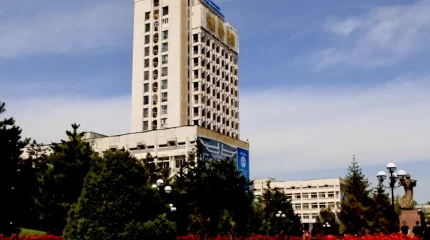 Гибель студентки у ректората КазНУ расследует полиция