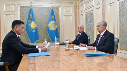 Токаев обсудил развитие транспортной отрасли с главой КТЖ