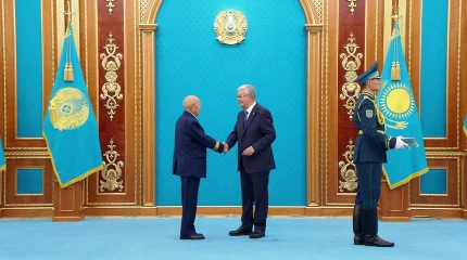 Токаев поздравил работников транспорта с профессиональным праздником