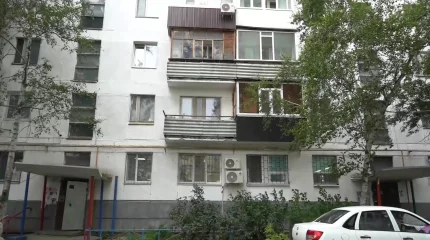 Қостанайда пәтерден ер адамның мәйіті мен ауыр жараланған бала табылды