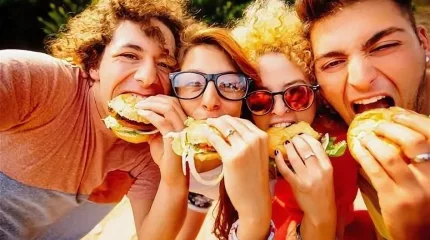 Британский McDonald’s ограничил доступ для подростков