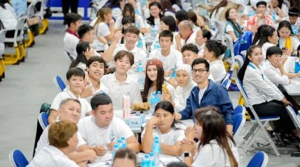 Масштабный квиз по творчеству Абая собрал стадион участников