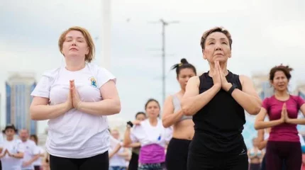 Астанчан приглашают на бесплатную йогу в пяти парках