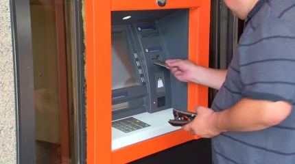 «Несиені садақа бергендей төлесеңіз, сауапқа кенелесіз»: коуч қазақстандықтарға ақыл айтты
