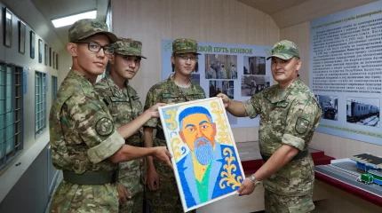 Ұлттық ұлан сарбазы ұлы Абайды ерекше тәсілмен бейнеледі